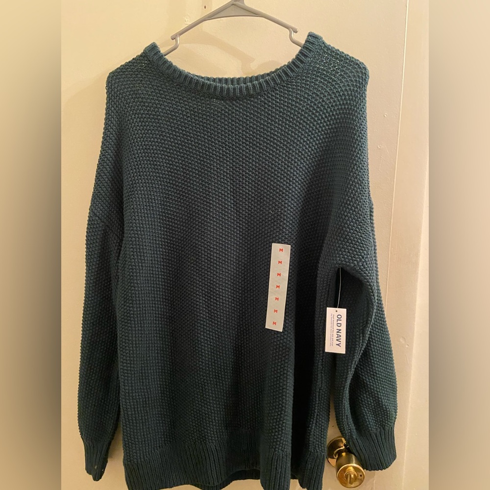 NWT Old navy dark green boyfriend sweater. Size medium